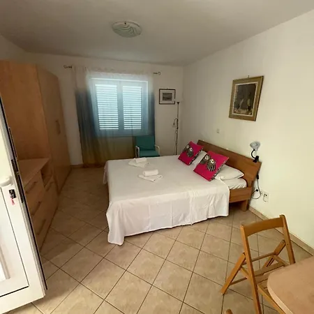 Studio Apartment Kampor